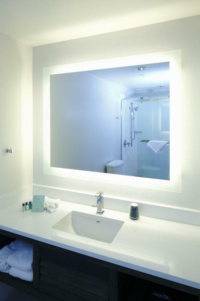 Hotel The Island House A Doubletree By Hilton 4*