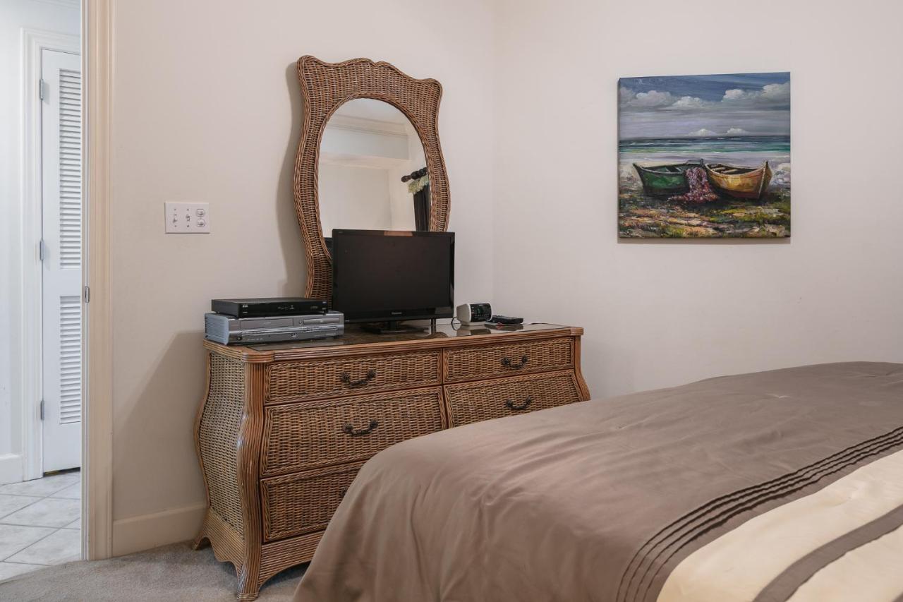 Phoenix On The Bay I #1208 Holiday home